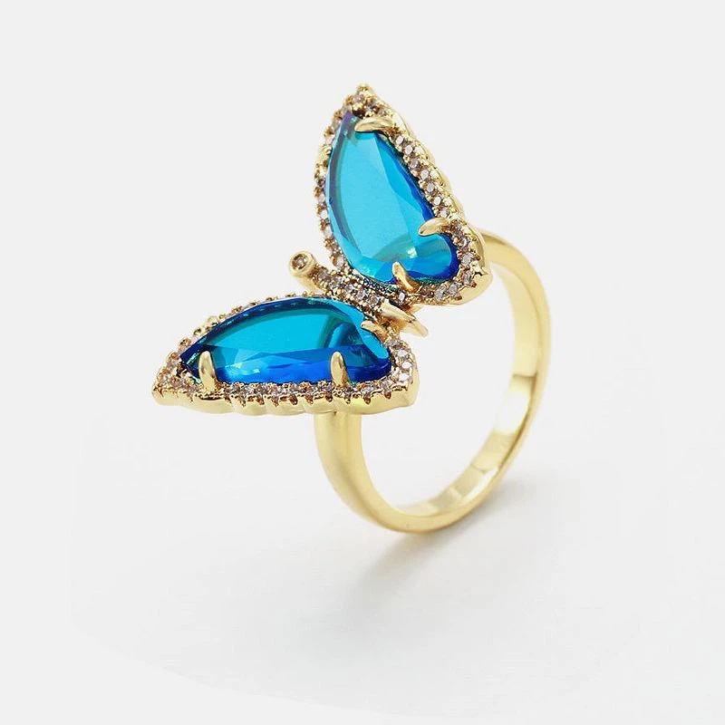 Krásny strieborný prsteň s motýľom